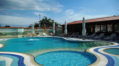 Hotel Villa Letan - Ultra last minute poletni paket z vključenim izletom na Brione, Peroj, Istra, Hrvaška - 269 EUR - 1x nočitev v dvoposteljni sobi z balkonom za 2 osebi (1 otrok do 7. leta brezplačno), Polpenzion