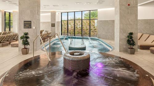 Sirius Hotel Superior - Ekskluzivni wellness oddih za pare, Keszthely, Madžarska - 486 EUR - 3x nočitev v Standardni dvoposteljni sobi s pogledom na mesto ali park za 2 osebi, Polpenzion