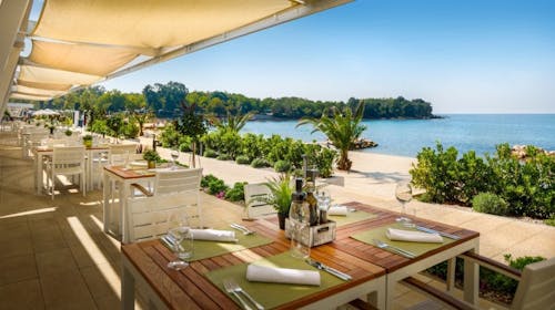 Aminess Planet Camping Maravea Resort - Last minute poletje po akcijski ceni , Novigrad, Istra, Hrvaška - 1580 EUR - 7x nočitev v Maravea Premium Holiday Home za do 6 oseb (4 odrasle osebe in 2 otroka do 11,99 let ali 5 odraslih oseb), Stroški plina, vode, elektrike