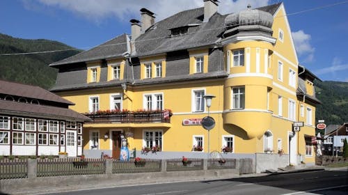 Hotel Villa Huber - Družinski miren oddih obdan z alpsko naravo in jezeri, Afritz, Avstrija - 670 EUR - 3x nočitev v družinski sobi za 4 osebe, Samopostrežni zajtrk