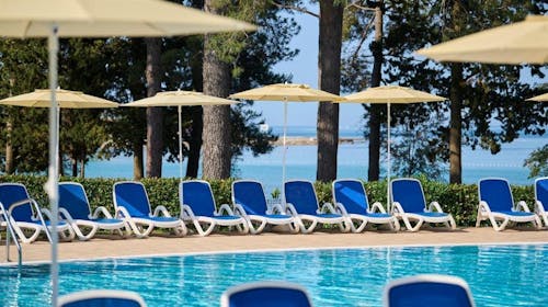 Hotel Aurora Plava Laguna - Družinsko all inclusive poletje ob morju, Umag, Istra, Hrvaška - 882 EUR - 3x nočitev v dvoposteljni Superior sobi s pomožnim ležiščem (pogled park) za 2 osebi (1. otrok do 11,99 let in 2. otrok do 4,99 let brezplačno), All inclusive