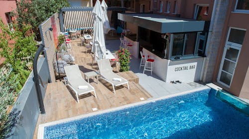 Hotel Stella Maris - Poletni družinski oddih v Vodicah, Vodice, Dalmacija, Hrvaška - 437 EUR - 3x nočitev v dvoposteljni Standard sobi z dodatnim ležiščem za 2 osebi (1 otrok do 11,99 let in 1 otrok do 2,99 let brezplačno), Polpenzion