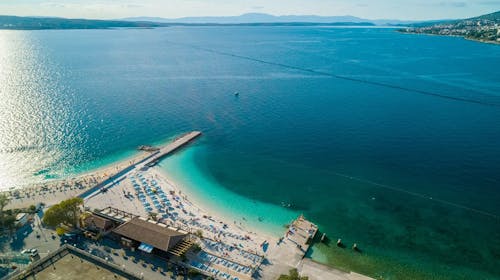 Hotel Selce - Last minute poletne počitnice tik ob obali, Selce, Hrvaška - 1079 EUR - 7x nočitev v dvoposteljni sobi v mansardi za 2 osebi (1 otrok do 6,99 let brezplačno), Polpenzion