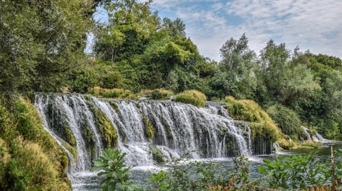 Villa Koćuša - Poletni oddih na prelepi reki Trebižat, Ljubuški, Bosna in Hercegovina - 205 EUR - 2x nočitev v triposteljni sobi za 2 osebi (1 otrok do 10. leta brezplačno), Zajtrk