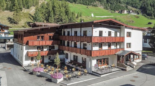 First mountain hotel Ötztal - Oddih v dvoje, Längenfeld, Avstrija - 579 EUR - 3x nočitev v dvoposteljni sobi z balkonom za 2 osebi, All inclusive