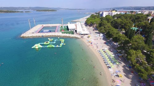 Ilirija Resort - Hotel Adriatic - Zabavno poletje s polnim penzionom, Biograd na Moru, Dalmacija, Hrvaška - 808 EUR - 4x nočitev v dvoposteljni Comfort sobi za 2 osebi (1 otrok do 12. leta in 1 otrok do 7. leta brezplačno), Polni penzion