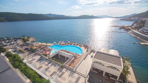 Hotel Sunce Neum - Družinski avgustovski oddih v Neumu, Neum, Bosna in Hercegovina - 340,50 EUR - 2x nočitev v Superior dvoposteljni sobi z balkonom in pogledom na morje za 2 osebi (otrok do 6,99 let brezplačno), Polpenzion